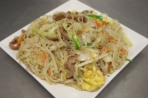 everybody loves to eat Mei Fun Recipe, Mei Fun, Rice Noodle Recipes, Lean Pork, Rice Vermicelli, Marinated Pork, Asian Noodles, Chinese Dishes, Cooking Wine