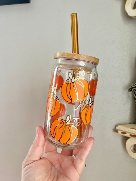 Halloween Cup Design, Glass Bamboo Cup Design, Beer Glass Design, Halloween Beer, Kawaii Cups, Gold Pumpkin, Bamboo Cups, Cute Coffee Cups, Gold Pumpkins