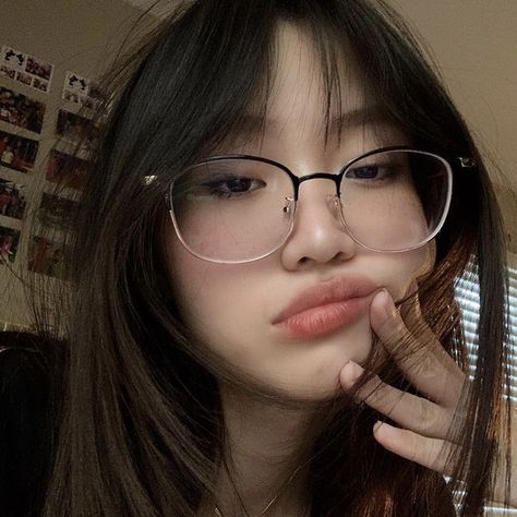 @ellieheartsu Frames For Round Faces, Asian Glasses, Bangs And Glasses, Military Alphabet, People With Glasses, Glasses For Round Faces, Girl Glasses, Classy Glasses, Glasses Frames Trendy