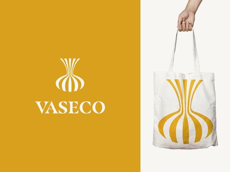 Vase Logo, Golden Fashion, Rooster Logo, Perfume Logo, Boutique Names, Studio Branding, Logo Luxury, Logo Idea, Designer Logo