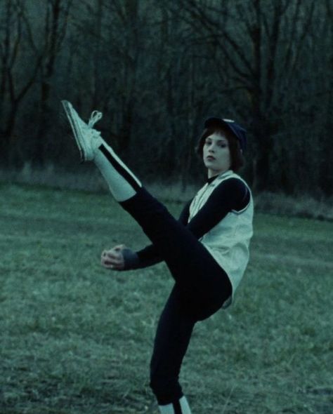 Alice Cullen Twilight, Alice Cullen, The Grass, On Twitter, Twitter, White, Black