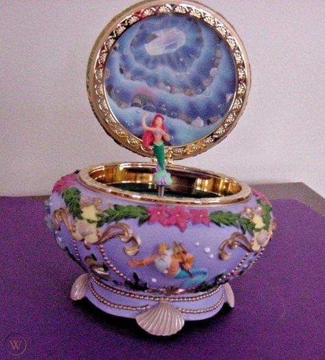 Blossom Icon, Disney Music Box, Retro Room Ideas, Disney Room Decor, Disney Rooms, Rare Jewelry, Fotografi Vintage, Musical Jewelry Box, Disney Ornaments