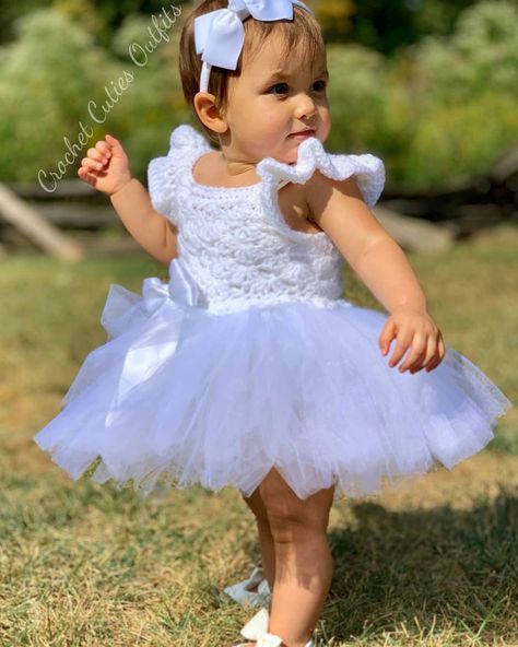 Beautiful crochet tutu dresses available in several colors. Several sizes available 😍🤗 #newbornphotoprop #newborn #babygift #tejidosdebebe #worldwideshipping #supportsmallbusiness #babyclothing #babyboutique #babydesigns #croche #newbornphotoprop #newborn #babyfashionista #crochetcutiesoutfits #instacrochet #babyphotoprops #instadaily #momtobe #momlife #craftlove #crochetersofinstagram #crocheter Newborn Baby Dresses, 1st Birthday Tutu, Tutu Birthday, Baby Dress Pattern, Crochet Baby Dress Pattern, Birthday Tutu Outfit, Girls Tutu Dresses