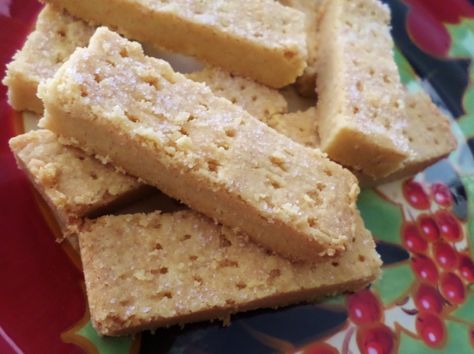 Ginger Shortbread Recipe, Ginger Shortbread Cookies, Gingerbread Shortbread, Shortbread Fingers, Ginger Shortbread, Homemade Biscuits Recipe, Ginger Biscuits, Biscuits Cookies, Biscuit Recipes