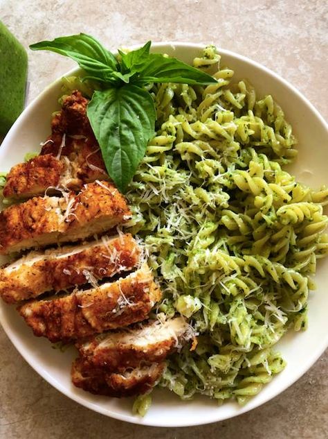 Recipe Index - Moribyan Healthy Snacks Easy Quick Lunch Ideas, Healthy Dinner Recipes Pasta, Pesto Pasta Chicken, Pesto Ideas, Green Pesto Pasta, Pistachio Pasta, Pasta Green, Uni Meals, Homechef Recipes