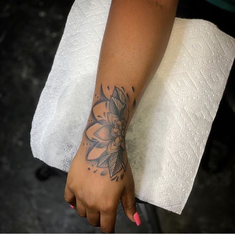 Arm And Wrist Tattoos For Women, Hand To Wrist Tattoos For Women, Wrist Tattoo Black Women, Wrist Tattoos For Women Cover Up, Feminine Wrist Tattoos, Tomorrow Tattoo, Small Feminine Tattoos, Medium Size Tattoos, Tattoos For Females