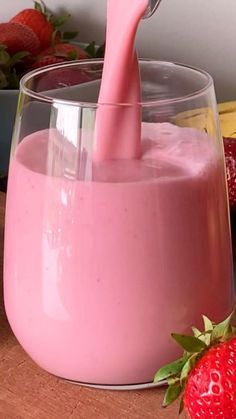 Homemade Smoothies Recipes, Resep Starbuck, Soft Drinks Recipes, Makanan Rendah Kalori, Delicious Smoothie Recipes, Resep Smoothie, Smoothie Recipes Strawberry, Fruit Smoothie Recipes Healthy, Homemade Smoothies