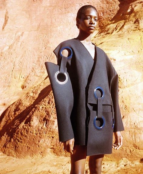 Deconstruction Fashion, Sculptural Fashion, Futuristic Fashion, Avant Garde Fashion, Future Fashion, Mode Inspiration, Costume Design, Fashion Details, Titanic