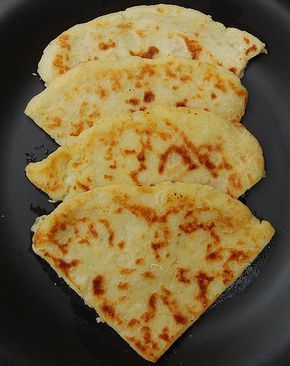 Potato Scones Recipe, Potato Scones, Tattie Scones, Savoury Treats, Scottish Breakfast, Scottish Dishes, Bread Pastry, Flat Breads, Scottish Recipes