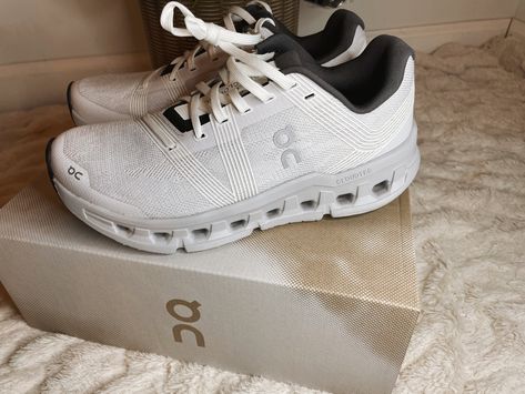 Trendy Running Shoes 2023, On Cloud Shoes Running Women, On Cloud X Shoes Running Women, Oncloud Sneakers Outfit, 2022 Outfits Trends, Oncloud Shoes, Womens On Cloud Shoes White, Oncloud Running, Casual Shoes Fall