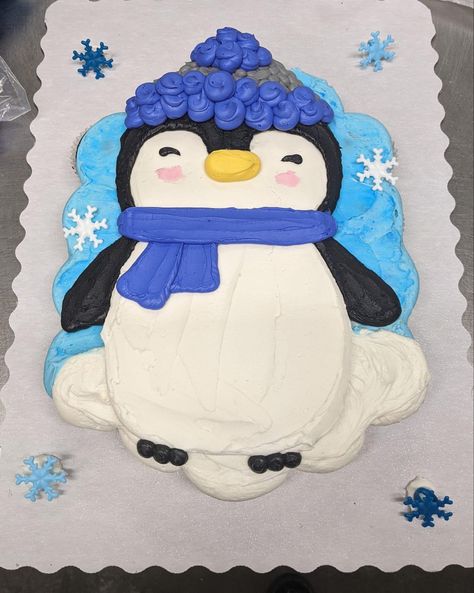 Penguin Cupcake Cake, Penguin Pull Apart Cupcakes, Igloo Cake Ideas, Happy Yuletide, Snowman Cakes, Penguin Birthday Cake, Igloo Cake, Flower Cupcake Cake, Christmas Cupcake Cake