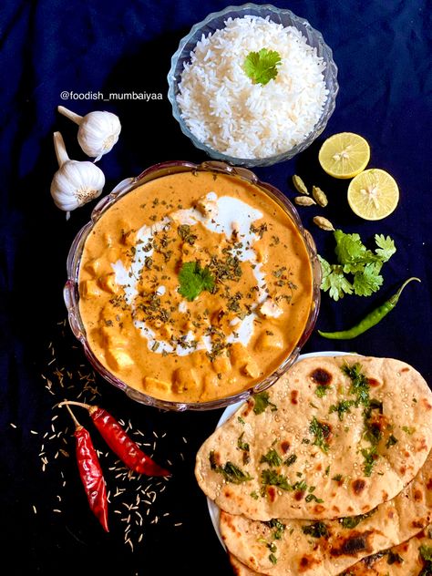 Paneer Butter Masala With Naan, Whole Wheat Naan, Butter Paneer Masala, Butter Paneer, Paneer Butter Masala, Butter Masala, Food Indian, Tasty Vegetarian Recipes, Naan Bread