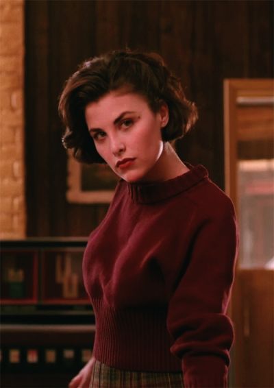 style inspiration: audrey horne. Twin Peaks Tv, Twin Peaks Fashion, Audrey Horne, Sherilyn Fenn, Very Important Person, Laura Palmer, Between Two Worlds, Dance Hairstyles, Twin Peaks