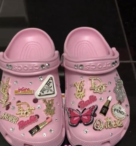 Light Pink Crocs With Charms, Light Pink Crocs With Jibbitz, Pink Crocs With Charms, Croc Inspiration, Light Pink Crocs, Croc Decor, Croc Designs, Aesthetic Crocs, Cool Crocs