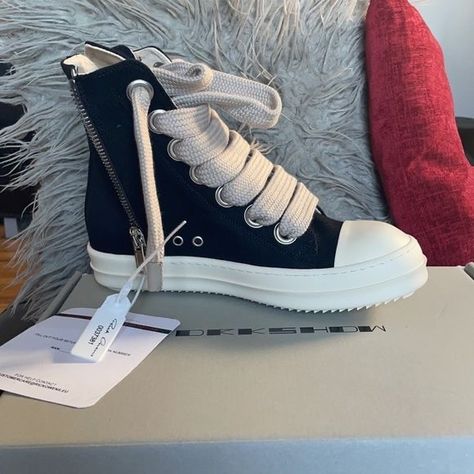 Rick Owens Big Laces, Big Lace Rick Owens Outfit, Drkshdw Rick Owens, Rick Owens Thick Laces, Low Rick Owens Outfits, Rick Owens Jumbo Lace Outfit, Low Top Rick Owens Outfits, Rick Owens Boots Outfit, Outfits With Rick Owens