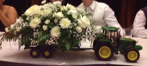 John Deere Wedding Tractor Wedding Decorations, Tractor Centerpieces Wedding, Tractor Table Centerpieces, Gravestone Ideas, John Deere Wedding, Tractor Wedding, Harvest Display, Farmer Wedding, Country Wedding Centerpieces