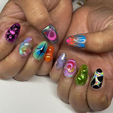 Short Funky Nail Designs, Cute Alien Art, Alien Nail Art, Pretty Alien, Alien Nails, Candy Nails, Junk Nails, Cute Short Nails, Wow Nails