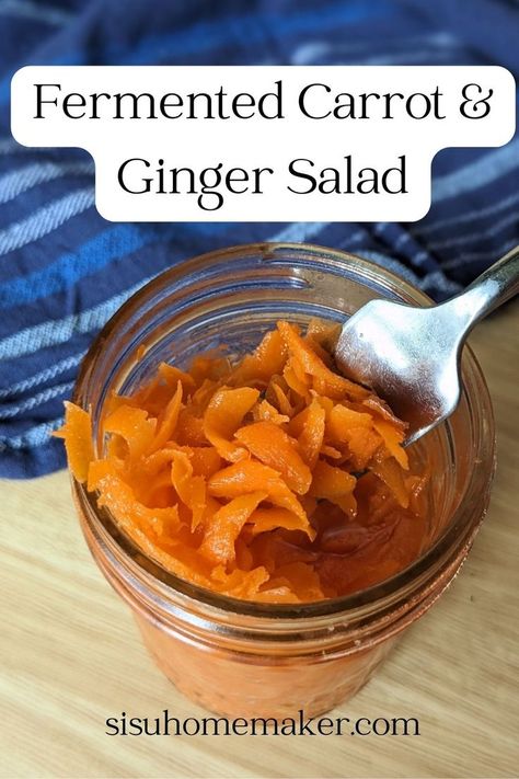 This fermented shaved carrots & ginger salad is a delicious way to add some probiotic foods to your family's diet! Try this tangy, flavorful recipe for fermented carrot & ginger salad today! Fermented Carrots, Ginger Salad, Fermented Dairy, Carrot Slaw, Fermented Veggies, Fermented Pickles, Healthy Probiotics, Low Histamine, Pickled Carrots