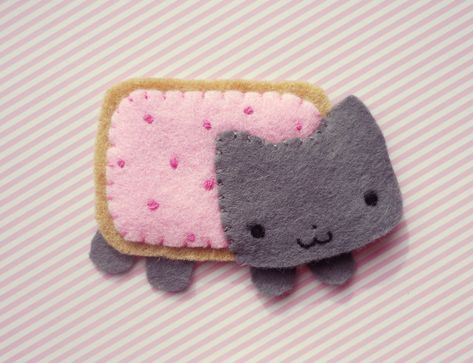 Kawaii Felt, Punch Needling, Felt Plush, Cute Sewing Projects, Nyan Cat, Sewing Stuffed Animals, Felt Cat, Felt Art, Cute Crafts