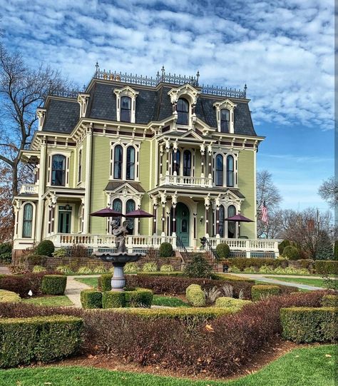 Second Empire Style House, French Second Empire Architecture, 2nd Empire House, 2nd Empire Victorian House, Second Empire Victorian House, 1900 House Exterior, Second Empire Architecture, Vintage Mansion Exterior, Victorian House Garden