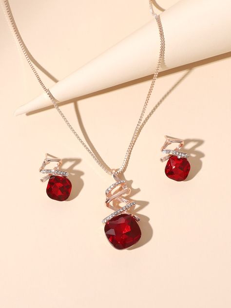 Top Jewelry Trends, Red Jewelry Set, Unique Wedding Jewelry, Expensive Jewelry Luxury, Red Accessories, Crystal Jewelry Sets, Jewelry Accessories Ideas, Bangles Jewelry Designs, Women's Jewelry Sets