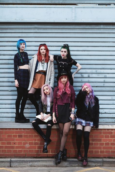 Scene Girl, Look Grunge, Goth Outfit, Tokyo Street Fashion, Hipster Grunge, Coloured Hair, Pastel Grunge, Pastel Outfit