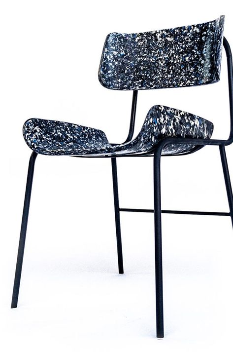 A Big Bang for Plastic Recycling Recycle Plastic Furniture, Furniture Made From Recycled Materials, Plastic Recycle Product, Hdpe Plastic Projects, Plastic Recycling Ideas, Recycled Furniture Design, Recycled Chair, Recycled Plastic Products, Recycled Plastic Chair