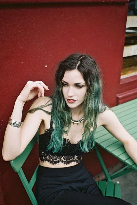 Creature Inspiration, Soft Grunge Hair, Cold Colors, Grunge Girl, Pastel Hair, Grunge Goth, Rainbow Hair, Alternative Rock, I Love Her