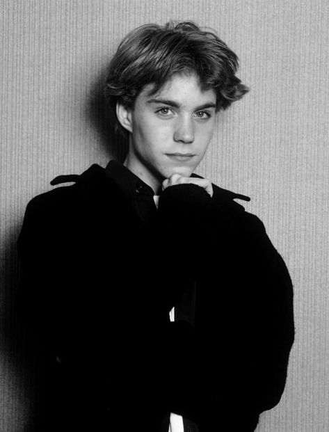 Hot 90s Actors, Jonathan Brandis 90s, Hot Actors Male Celebrities, Gavin Gore, Natt Wolf, Y2k People, Jonathon Brandis, Johnathan Brandis, 90s Boys