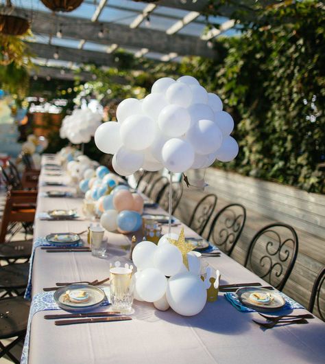 Cloud Centerpiece, Cloud Theme Party, Rain Baby Showers, Moon Baby Shower Theme, Cloud Baby Shower Theme, Gender Ideas, Balloon Cloud, Baby 2024, Gender Reveal Baby Shower Themes