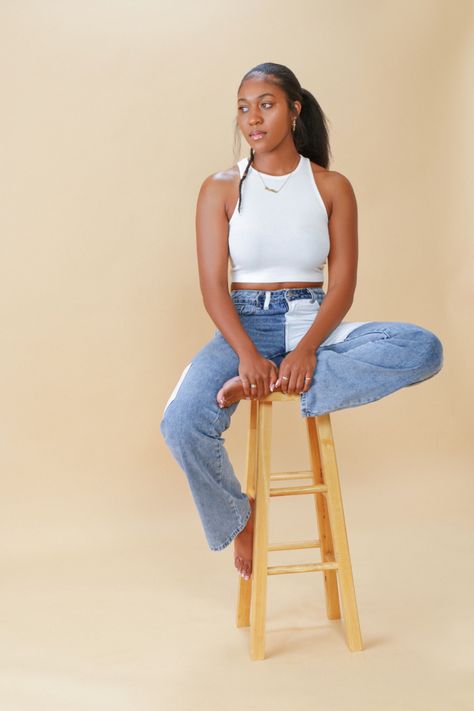 Jean White Shirt Photoshoot, Women In Jeans Photoshoot, Indoor Model Shoot Ideas, White Top And Jeans Outfit Photoshoot, Jeans And White Top Photoshoot, Senior Picture Black Women, Modesty Photoshoot, Denim Photoshoot Black Women, Photoshoot Concept Indoor