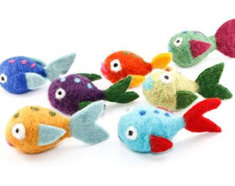 Diy Waldorf Toys, Felted Fish, Felt Ocean, Felt Play Mat, Felt Fish, Carousel Animals, Dry Felting, Felted Crochet, Fish Ornaments