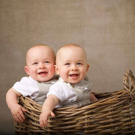 Cousin Photoshoot, Twin Babies Pictures, Twin Photoshoot, Twins Photoshoot, Twin Baby Rooms, Twin Baby Photography, Twin Baby Photos, Twins Boys, Twin Baby Clothes