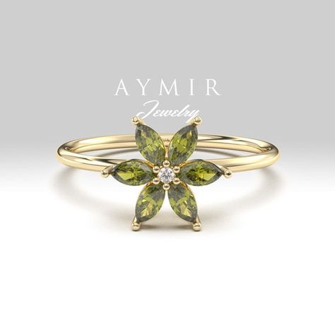 Peridot Vintage Ring, Flower Birthstone Ring, Engagement Rings Peridot, Peridot Ring Engagement, Peridot Wedding Ring, Peridot Rings, Peridot Engagement Rings, August Birthstone Ring, Gold Flower Ring