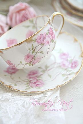 Floral Tea Cup, Vintage Tea Sets, Pretty Tea Cups, Cuppa Tea, Pink Cups, Pink Tea, Tea Sets Vintage, Vintage Teacups, Teapots And Cups