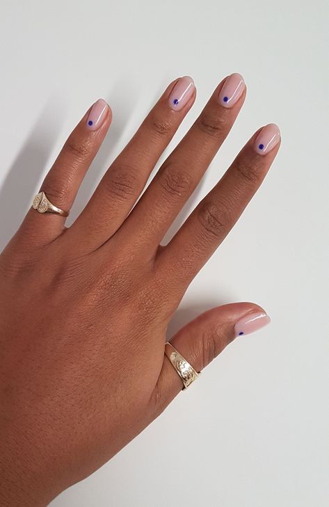 Dot On Nails Simple, Short Dot Nails, One Dot Nails, Minimilastic Nails, Small Design Nails, Minimalist Dot Nails, Nails Dots Minimalist, Scandi Nails, Minimalistic Nails Design