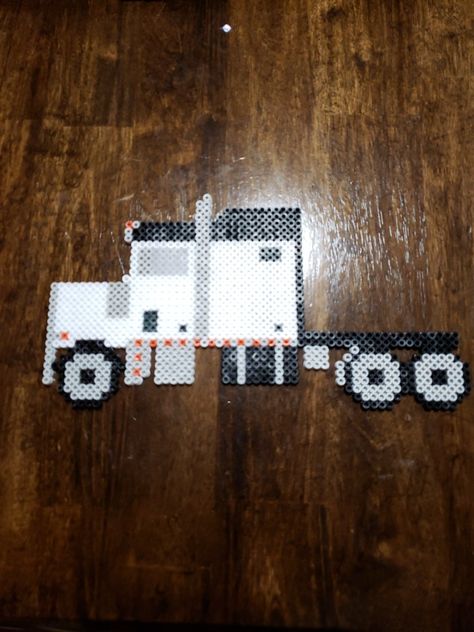 Perler Bead Semi Truck, Truck Perler Bead Patterns, Truck Perler Beads, Hamma Beads Ideas, Grid Patterns, Perler Ideas, Hamma Beads, Diy Perler Bead Crafts, Beads Designs