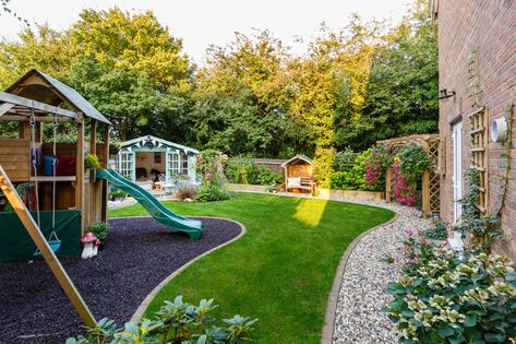 Kids Garden Play Area, Play Area Garden, Child Friendly Garden, Kids Garden Play, Small Backyard Garden Design, Yard Inspiration, Play Area Backyard, Backyard Kids Play Area, Family Backyard