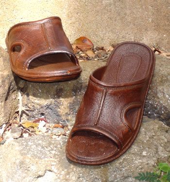 Pali Hawaii Sandals, Popular Sandals, Jesus Sandals, Foot Bed, Hawaiian Islands, Hawaii Wedding, Mens Sandals, Slip On Sandal, Relaxation