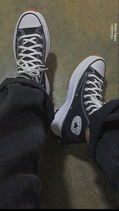 Converse Run Star Hike sneakers - kpop - historias ig Kpop Converse, Star Hike Converse Outfit, Converse Star Hike, Converse All Star Outfit, Converse Run Star Hike Outfit, Run Star Hike Converse, Zapatillas All Star, Converse Run Star Hike, Converse Run