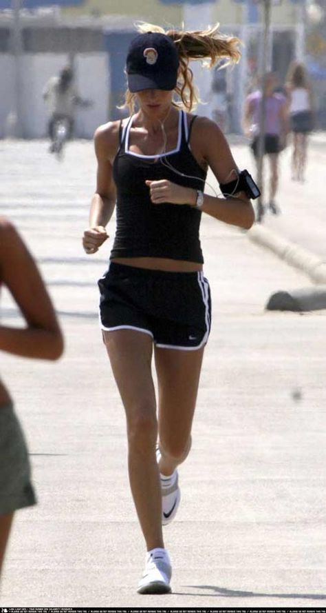 Outfit Running, Celebrity Diets, Estilo Fitness, Start Running, Workout Fits, Gisele Bündchen, Gisele Bundchen, How To Start Running, Yoga Routine