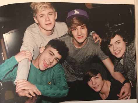 2011 One Direction, Old One Direction Pictures, One Direction Old Pictures, One Direction Cute Pics, Best One Direction Pics, One Direction Group Photo, One Direction Laptop Wallpaper, One Direction Pfp, One Direction Polaroid