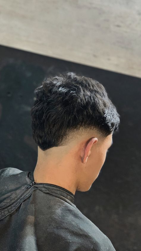 Boys Curly Haircuts, Fade Haircut Designs, Fade Haircut Curly Hair, Men Fade Haircut Short, Taper Fade Curly Hair, Mullet Fade, Beard And Mustache Styles, Drop Fade Haircut, Buzz Cut Hairstyles