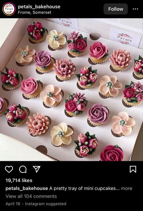 Mini Cupcake Bouquets, Cupcake Flower Bouquets, Deco Cupcake, Cupcake Flowers, Deserts Cupcakes, Elegant Cupcakes, Charcuterie Gifts, Cupcake Decorating Tips, Sweet 16 Cakes