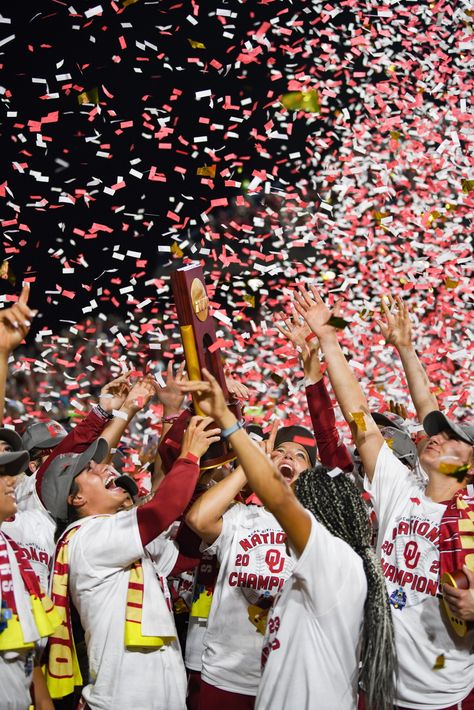 Oklahoma Sooners Softball, University Of Oklahoma Aesthetic, Softball Oklahoma, Kinzie Hansen, Jayda Coleman, Ou College, Ou Softball, Oklahoma Softball, Ou Football