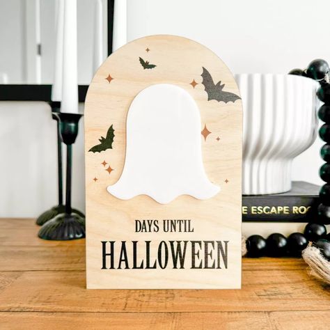 Printed Halloween Countdown Sign | CraftCuts.com Halloween Countdown Sign, Diy Countdown, Diy Halloween Tree, Count Down, Halloween Signs Diy, Countdown To Halloween, Painted Wood Letters, Countdown Sign, Painting Wooden Letters