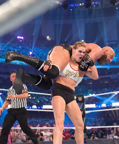 Ronda Rousey Explains The Difference Between The UFC And WWE #refinery29 https://www.refinery29.com/en-us/2018/10/214080/ronda-rousey-wwe-women-interview Rounda Rousey, Ronda Rousey Mma, Ronda Rousey Wwe, Rhonda Rousey, Rowdy Ronda, Wwe Funny, The Bella Twins, Wwe Superstar Roman Reigns, Wrestling Stars