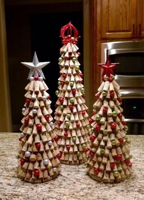 Wine Cork Christmas Trees, Wine Cork Ideas, Cork Christmas Tree, Wine Cork Christmas, Wine Cork Crafts Christmas, Wine Cork Christmas Tree, Cork Christmas, Cork Crafts Christmas, Diy Cork