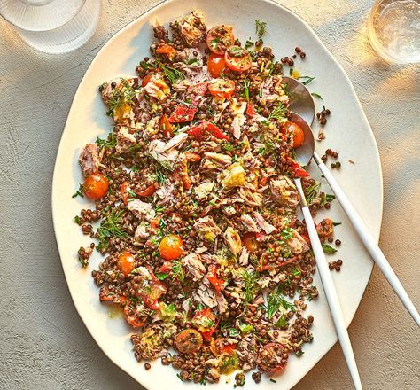 Lentil & tuna salad Salad Bowl Ideas, 2023 Meal Plan, Autumn Lunch, Healthy Hearty Meals, Summer Food Ideas, Salad Meals, Fresh Olives, Savoury Snacks, Healthy Meals For One