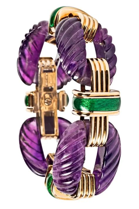 David Webb bracelet featuring amethyst with green enamel, gold, and diamonds. From Tiina Smith. David Webb Jewelry, Extraordinary Jewelry, David Webb, Gold Link Bracelet, Antique Bracelets, Ear Clips, Gold Sign, Enamel Bracelet, Amethyst Bracelet